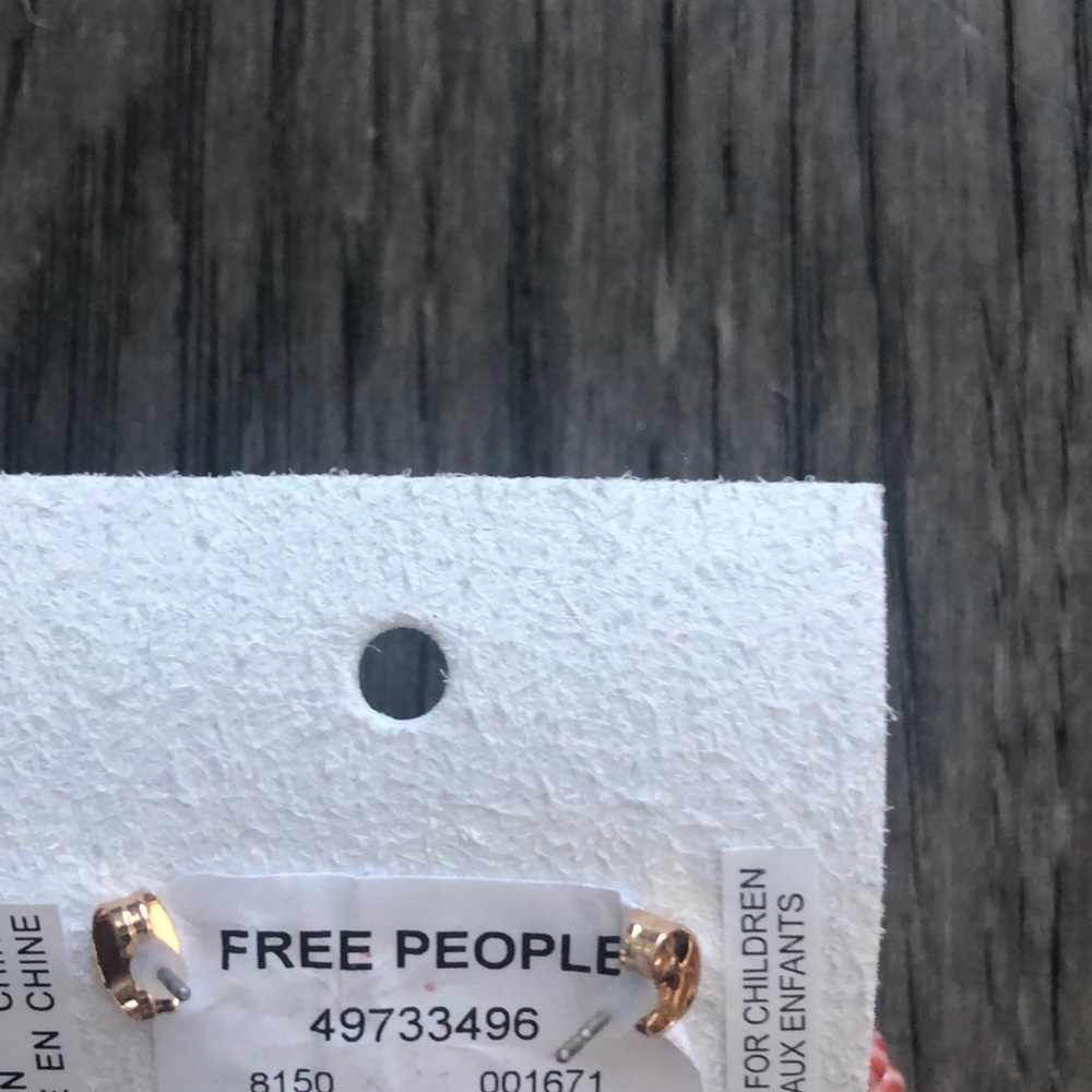 Free People boho seashell woman’s earrings - Picture 6 of 10